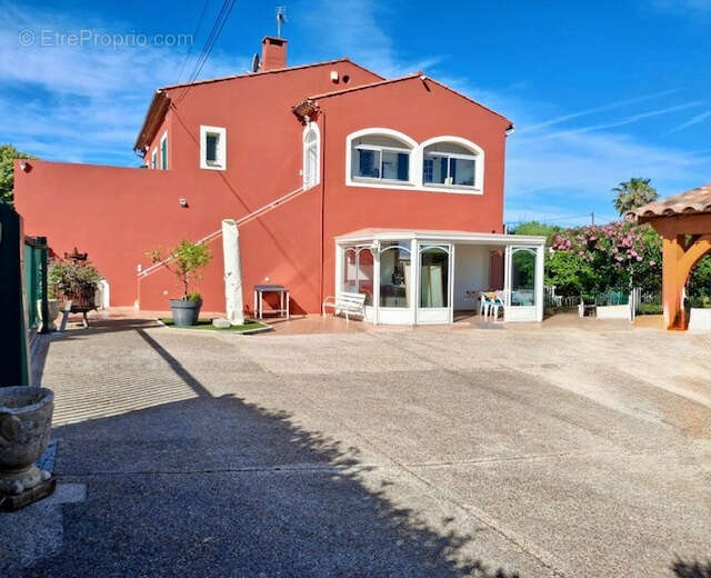 Maison à LA CRAU