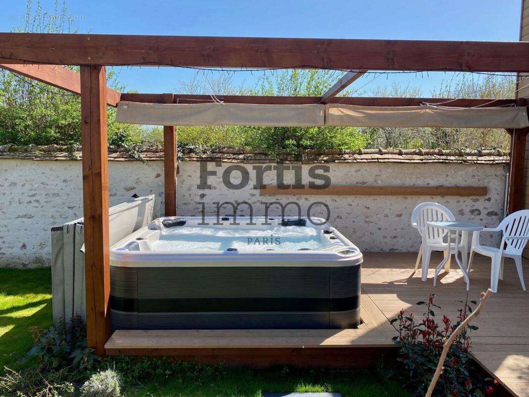 Maison à SAINT-GERMAIN-SUR-ECOLE