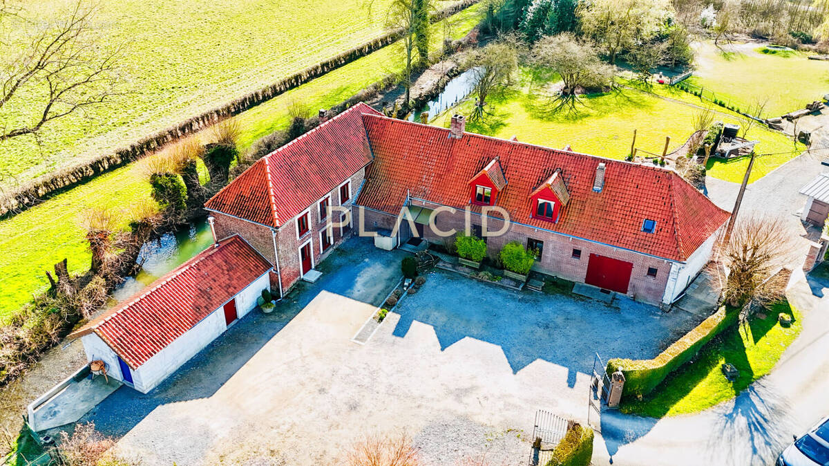 Maison à LICQUES