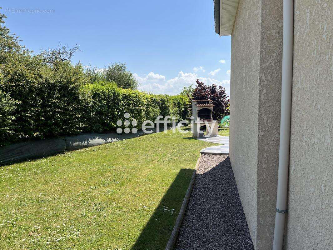 Maison à SAINT-MARTIN-DE-FONTENAY