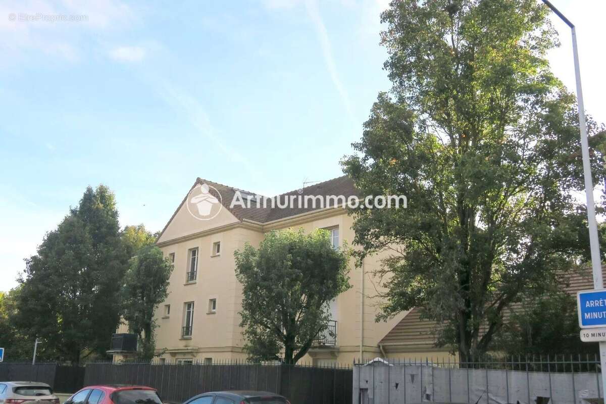 Appartement à MOISSY-CRAMAYEL