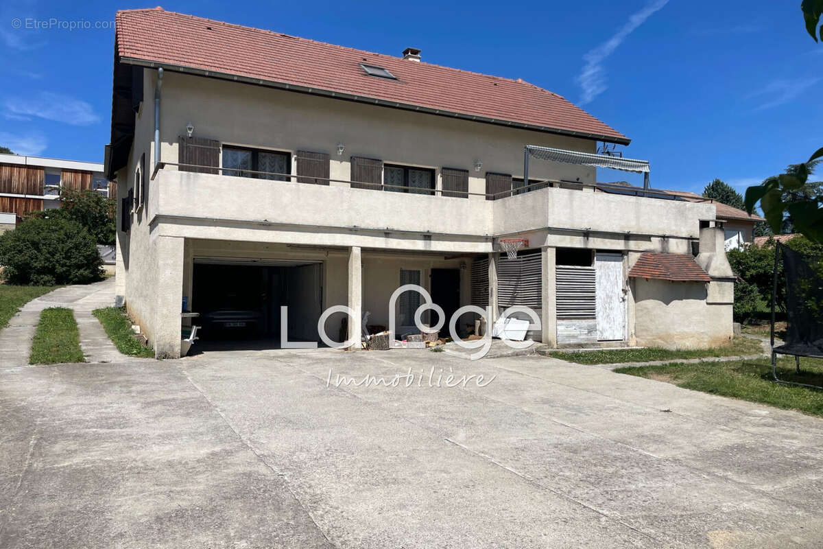 Maison à ESPINASSES