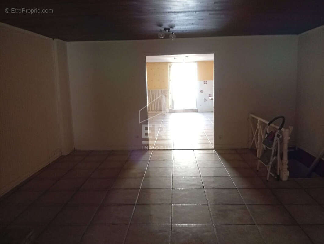 Maison à SAINT-LOUP-SUR-SEMOUSE