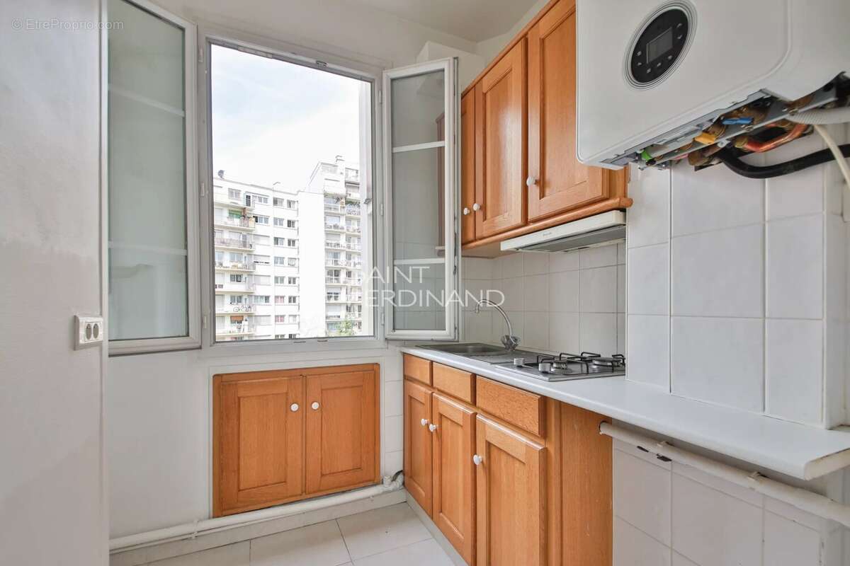 Appartement à PARIS-17E