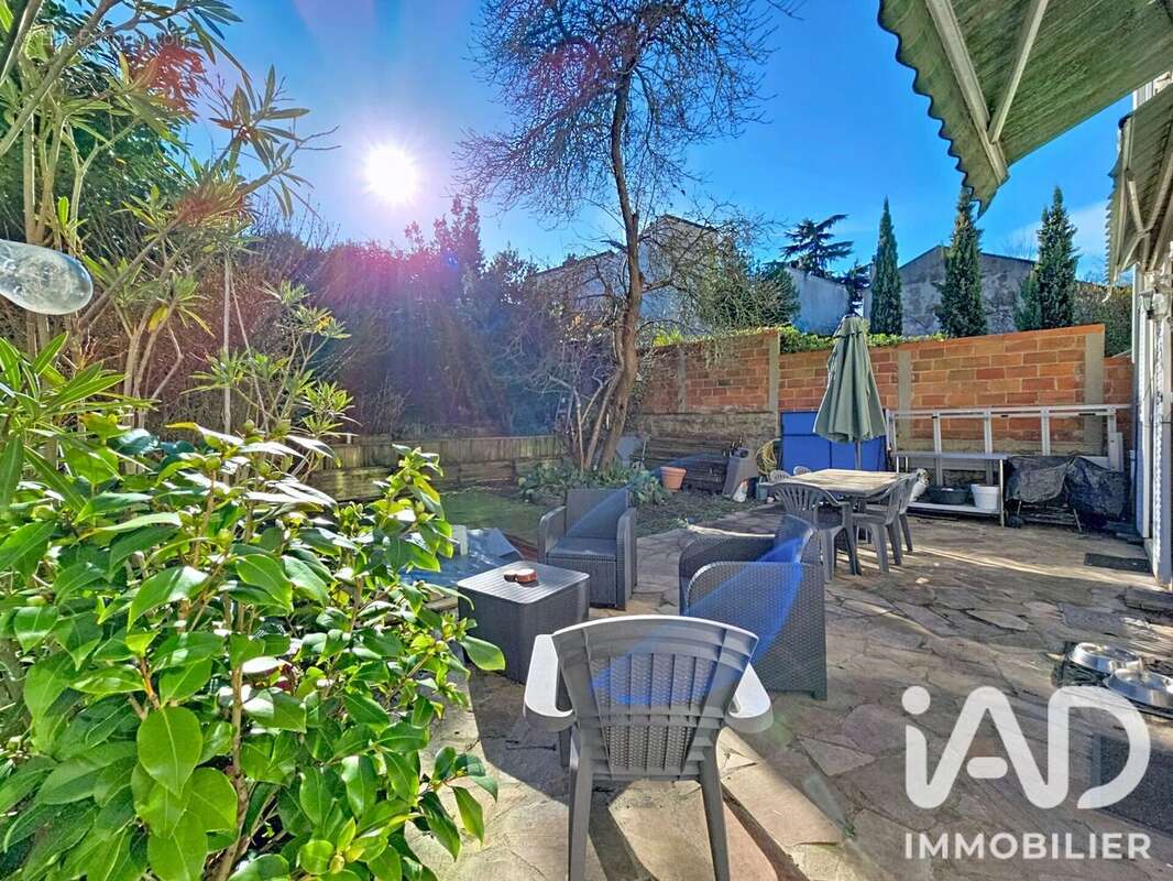 Maison 205 m² à Suresnes  - photo 2