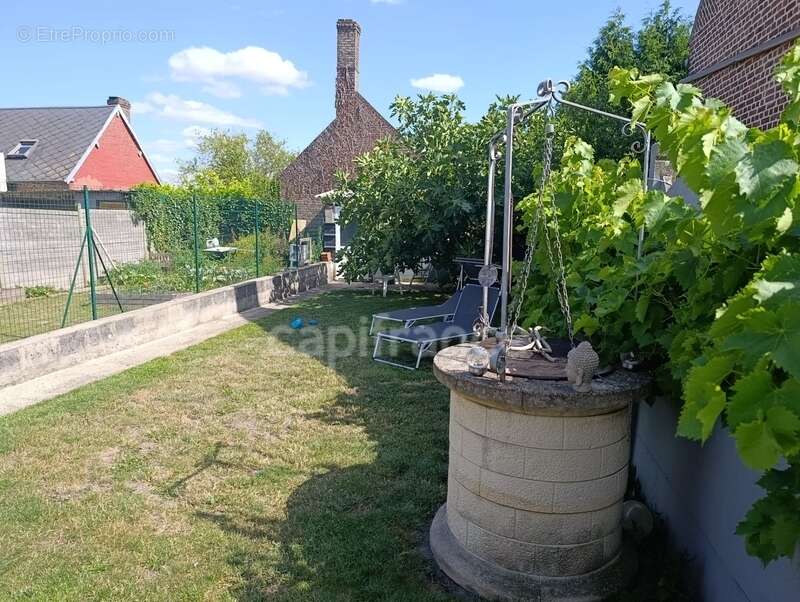 Maison à CROISILLES