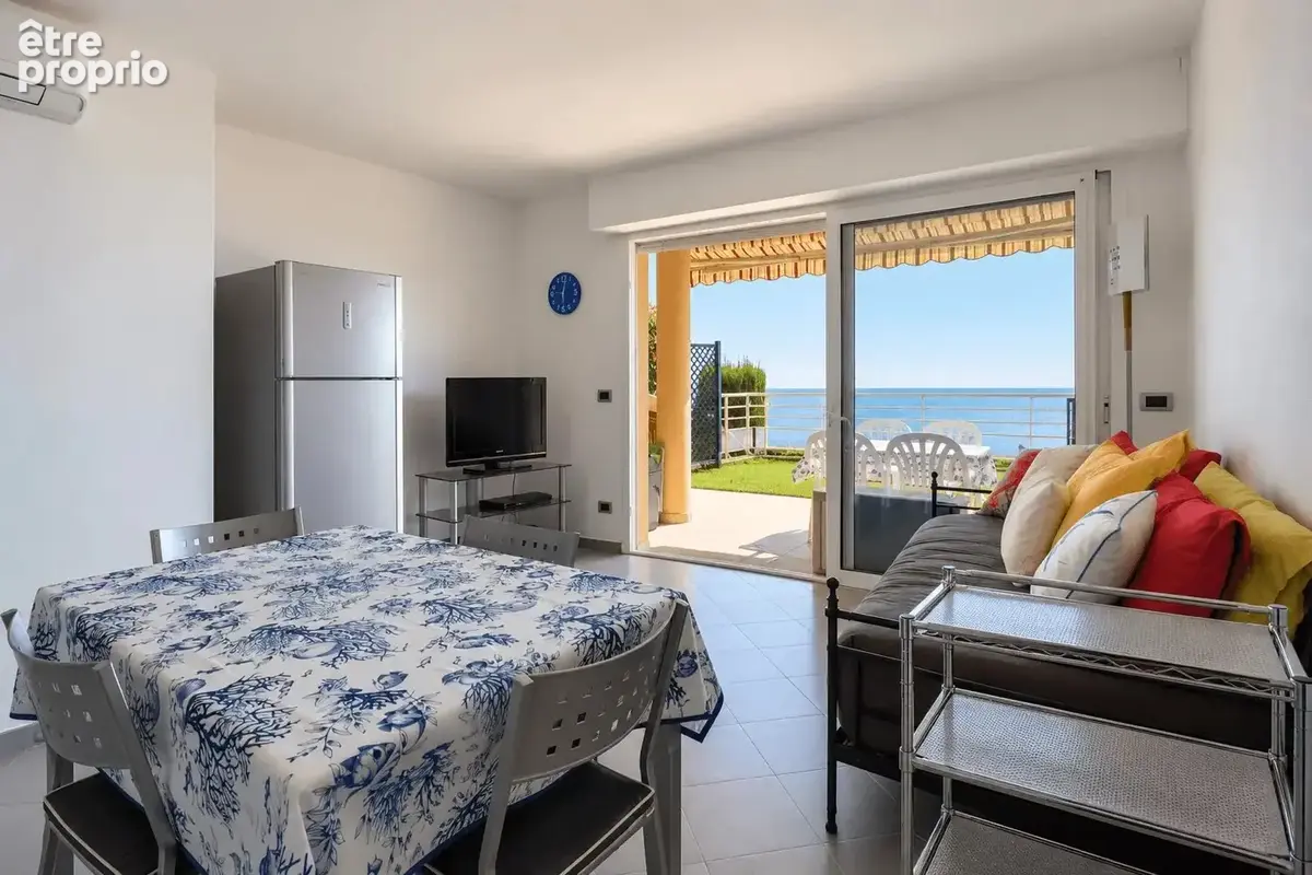 Exceptionnel deux pièces en rez-de-jardin avec parking, vue mer - photo 17