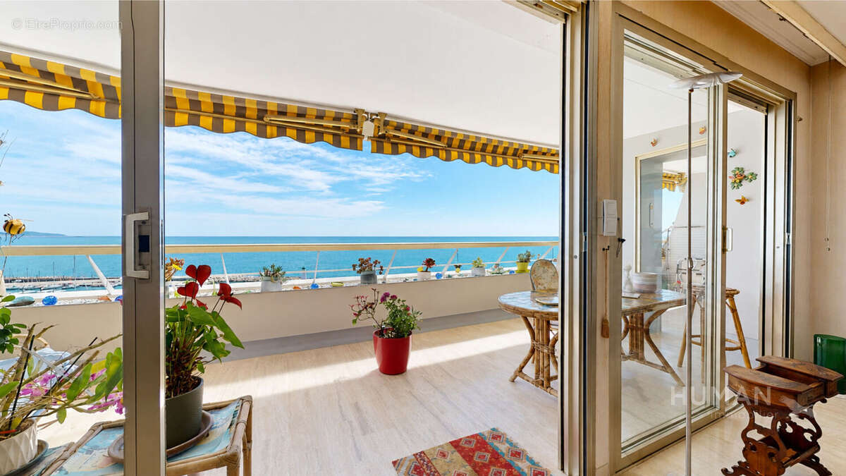 Appartement à VILLENEUVE-LOUBET