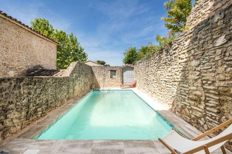 Maison de caractère (près de 320 m2, 5 chambres) avec cour intérieure, piscine & appartement indépendant (près de 135 m2, 2 cham - photo 13