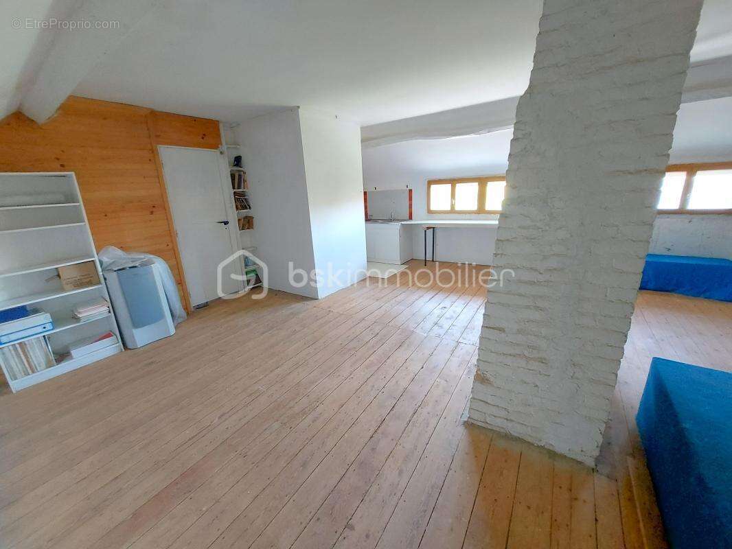 Maison de caractère avec dépendances ! calme, espace et potentiel : une opportunité à saisir ! - photo 16