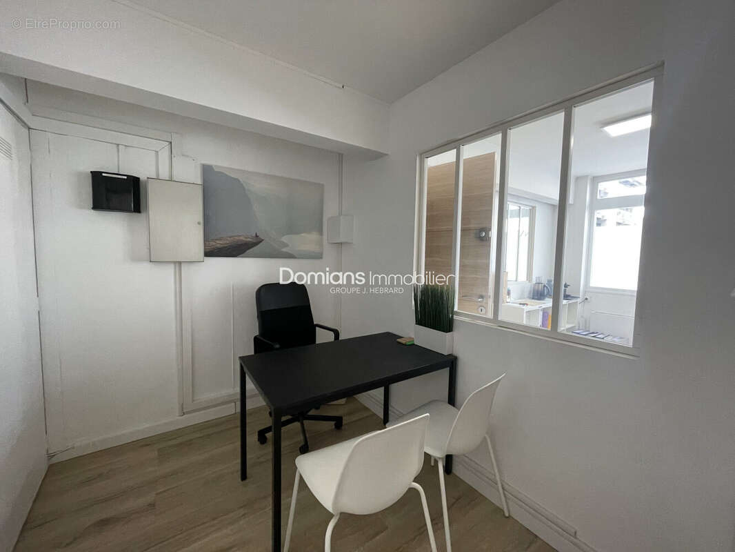 Commerce 128 m² à Perpignan  - photo 6