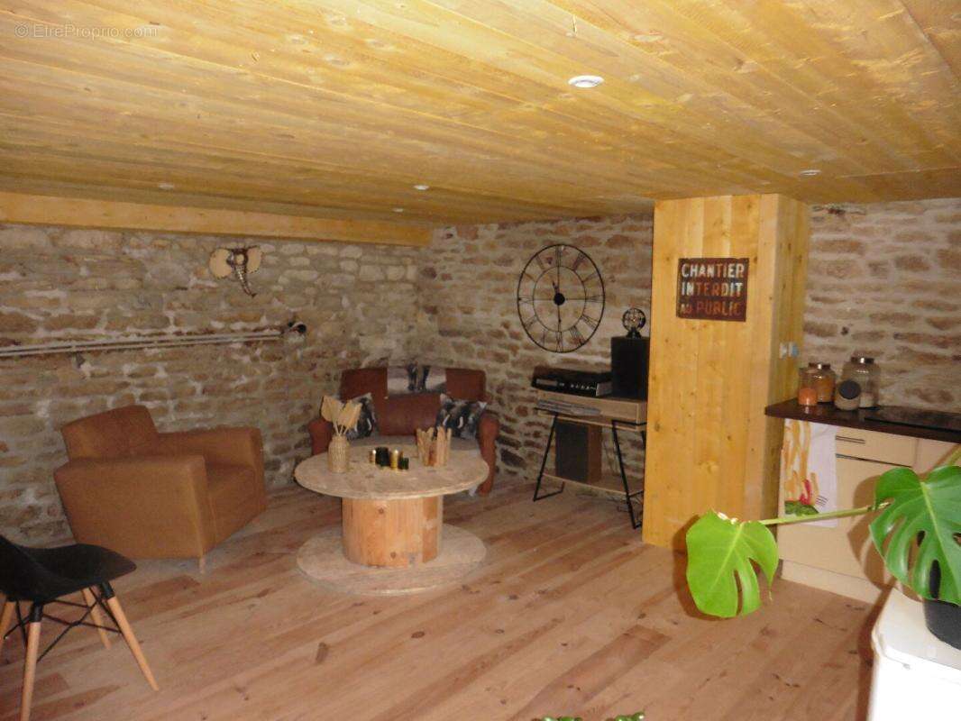 Maison à SAINT-THURIEN