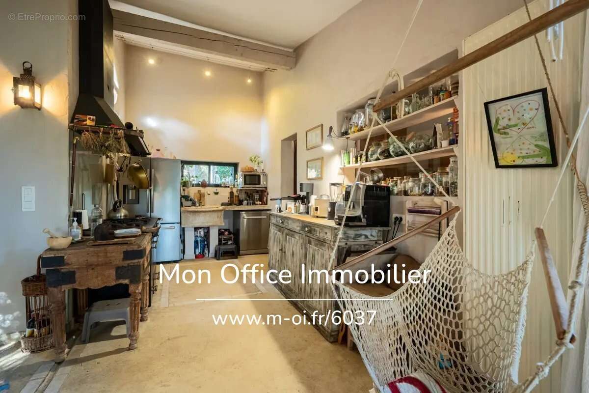 Maison à VENTABREN