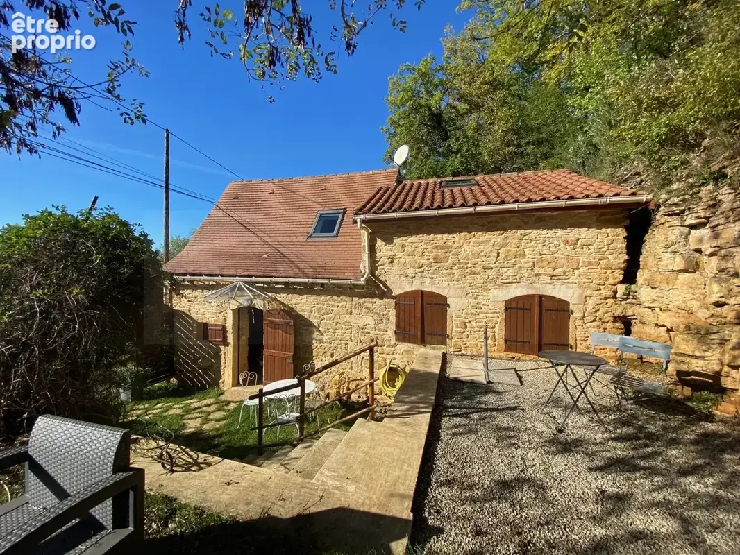 Superbe propriete en pierre comprenant deux maisons, piscine et dependances sur un  beau terrain - photo 5