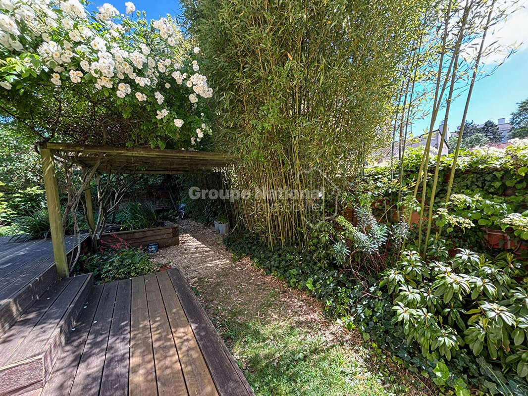 Versailles / Montreuil MAISON 6 pièce(s) 110 m2 avec jardin - photo 2