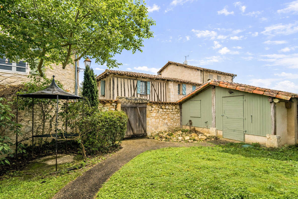 Maison de village avec annexe - photo 3