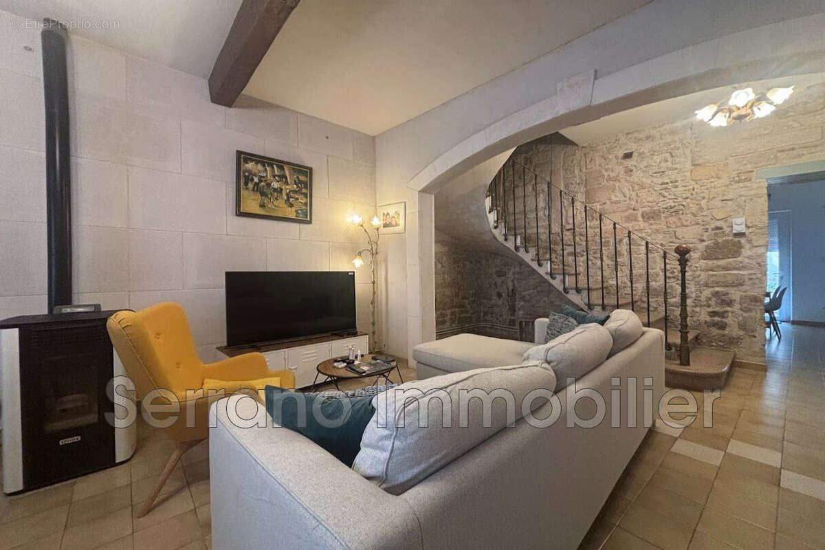 Maison 86 m² à Vallabregues  - photo 4
