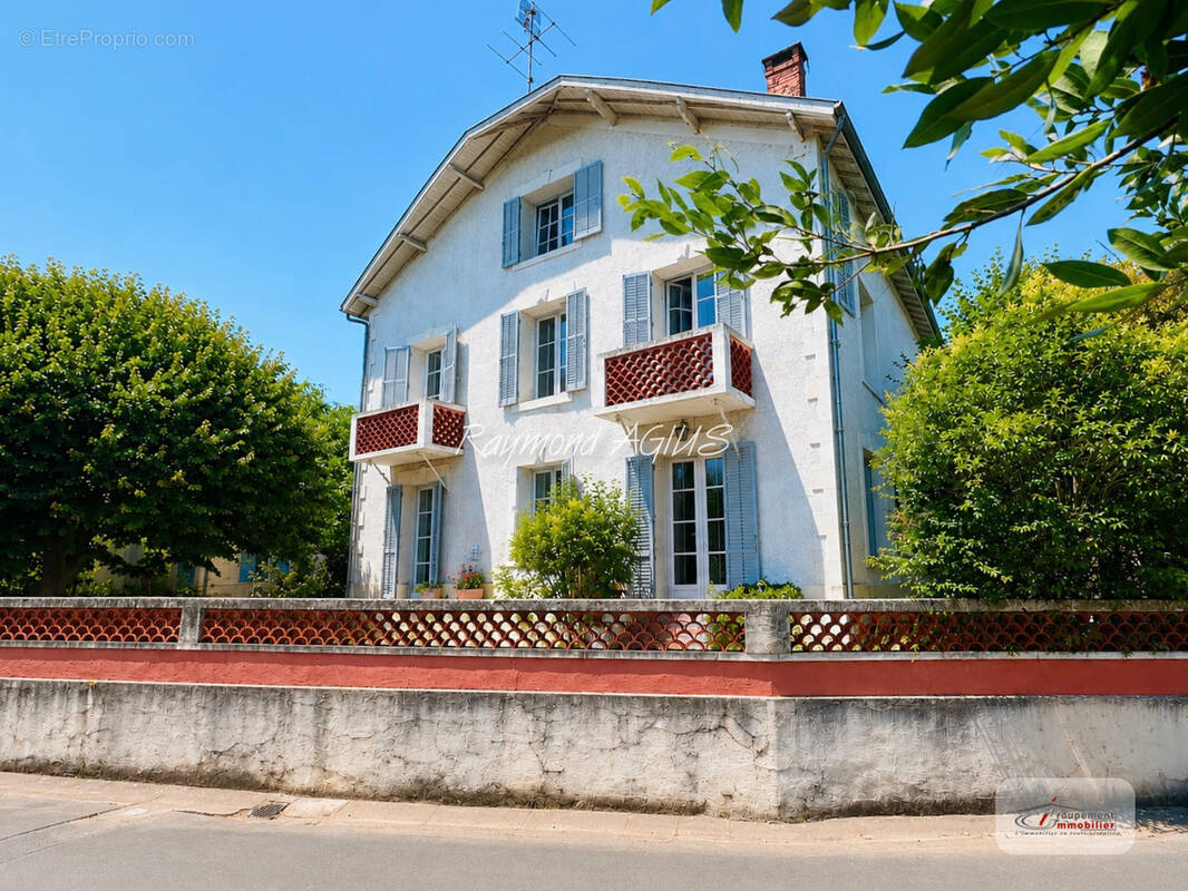 Maison à PORT-SAINTE-FOY-ET-PONCHAPT
