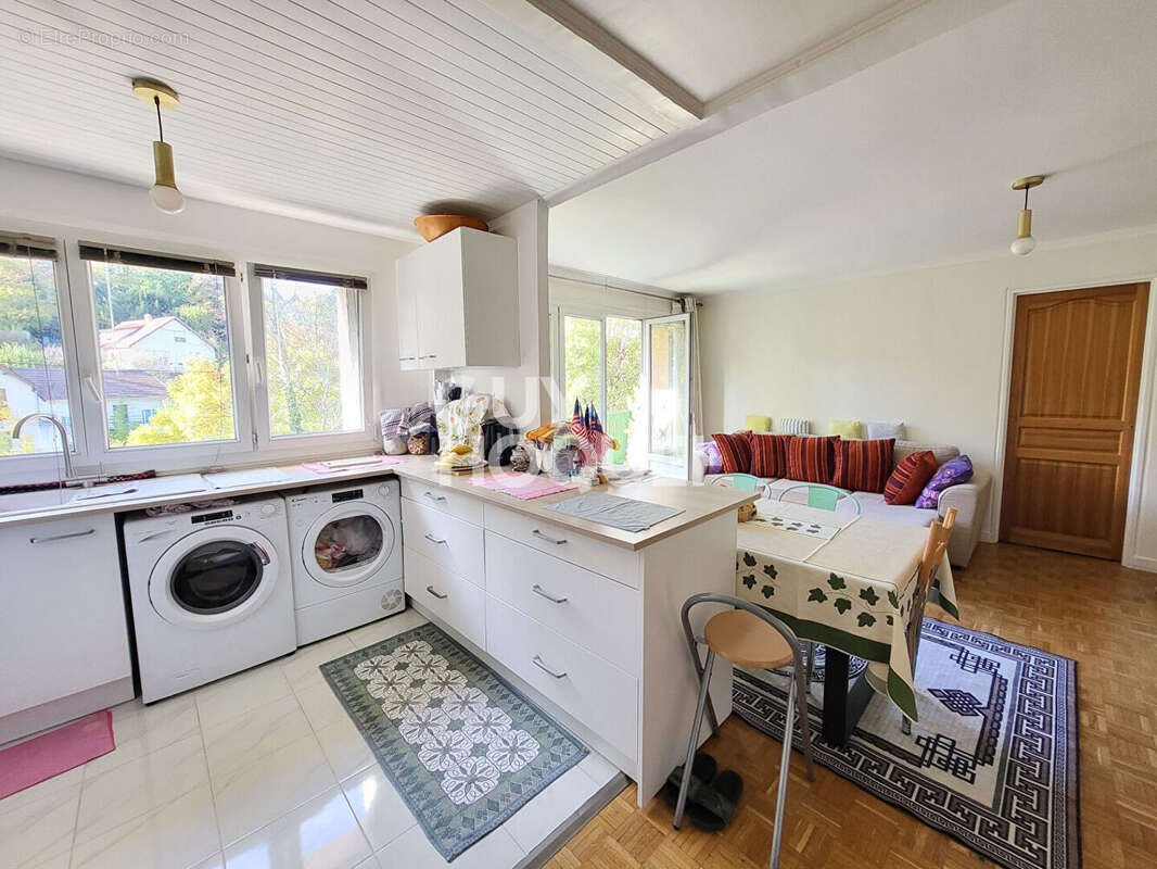 Appartement à LA CELLE-SAINT-CLOUD