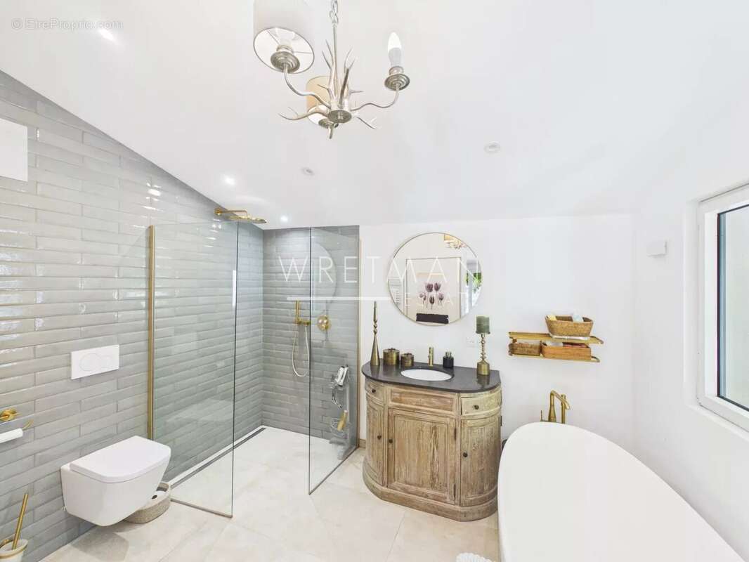 Villa rénovée avec piscine - Callian - photo 15