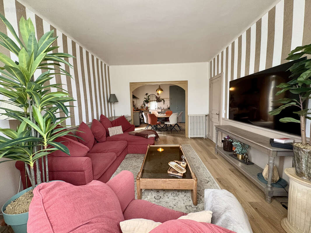 Maison à TERRASSON-LAVILLEDIEU