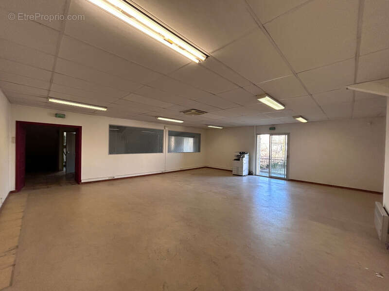 Commerce à PIERRELATTE