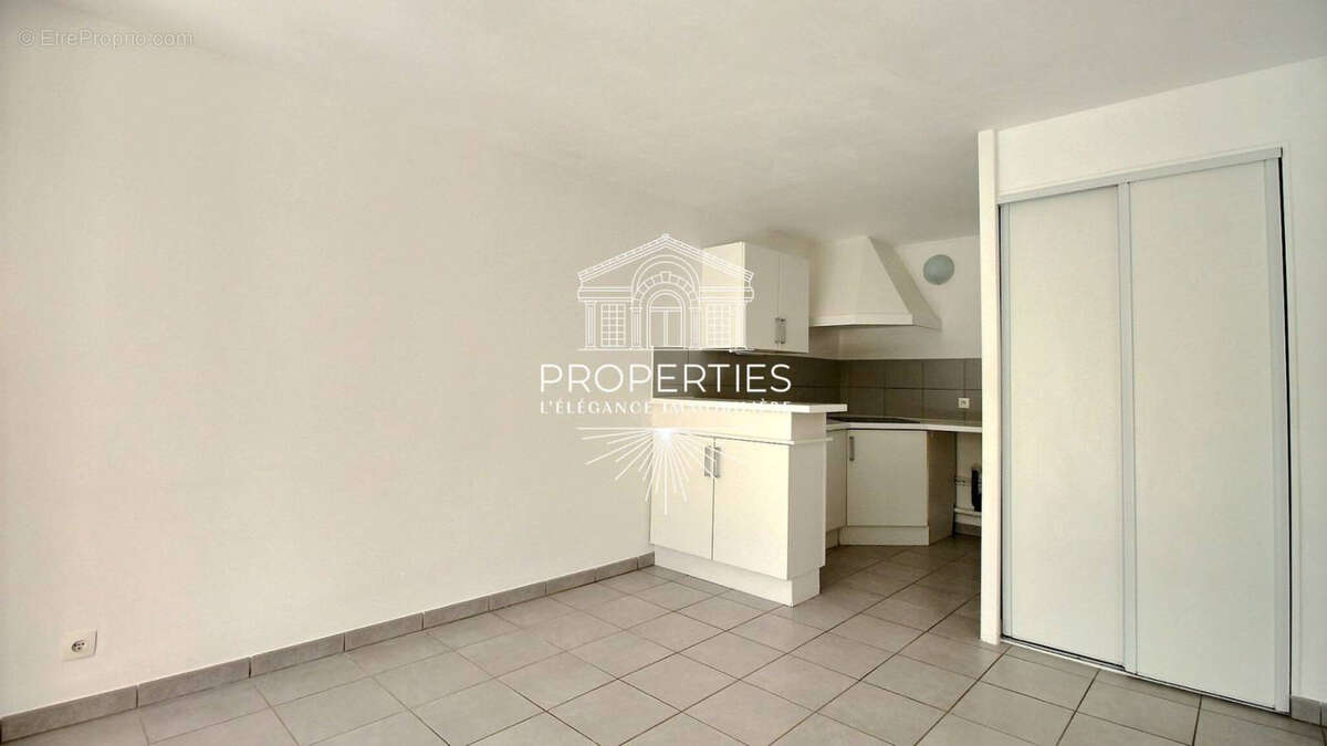 Appartement à BORMES-LES-MIMOSAS