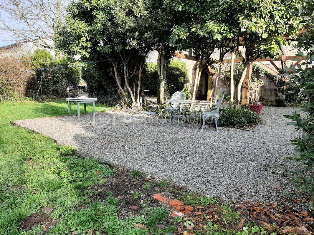 Maison à SAINT-LAURENT-SUR-GORRE