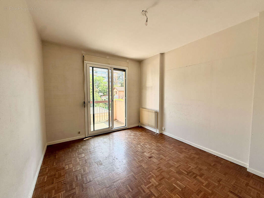 T4 - 89 m²  + 2 balcons - Hôtel de ville de Caluire et Cuire - photo 6