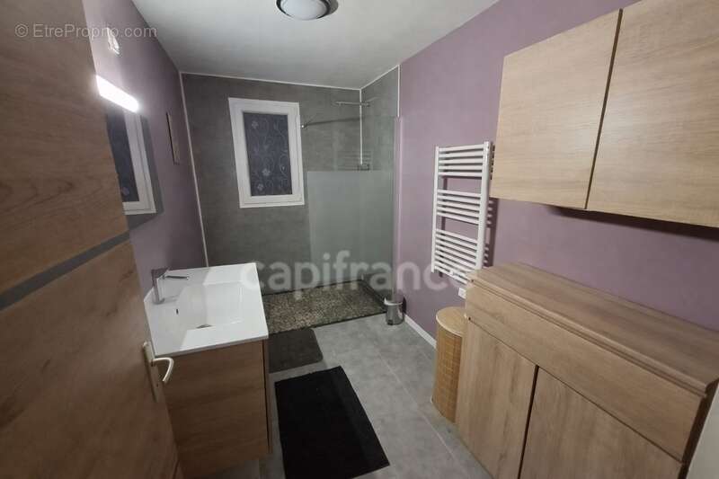 Maison à SAINTE-ANASTASIE-SUR-ISSOLE