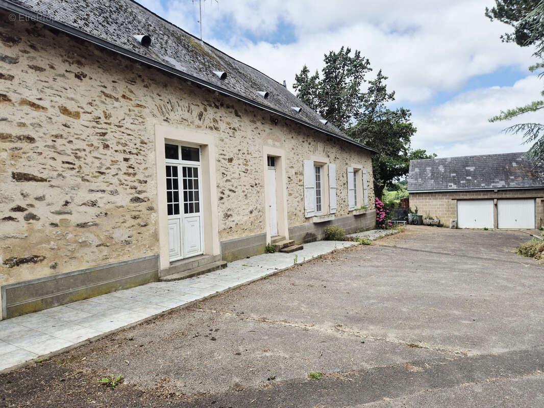 Maison à MIRE