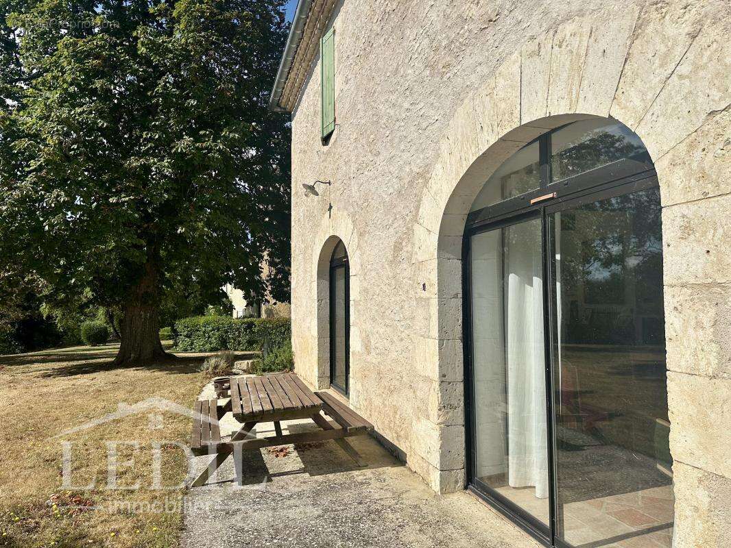 Maison à MAUVEZIN