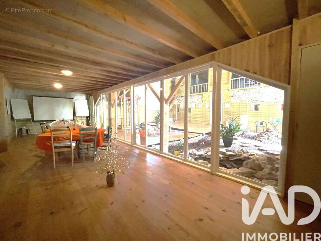 Maison 650 m² à Echassieres  - photo 5