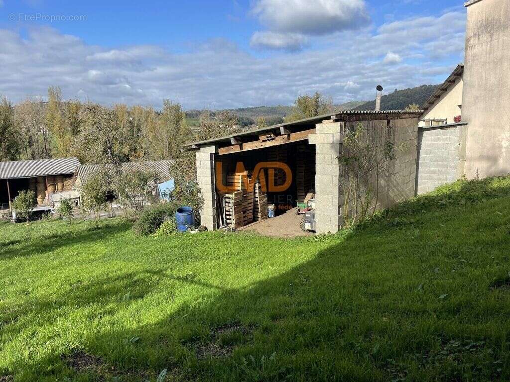 Maison à DECAZEVILLE