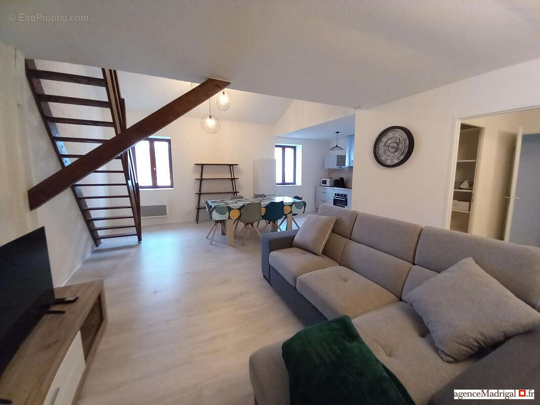 Appartement à RIVES