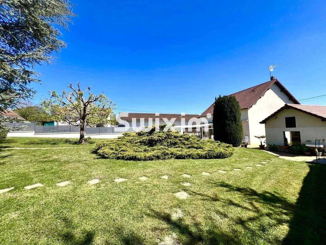 Maison à LONS-LE-SAUNIER