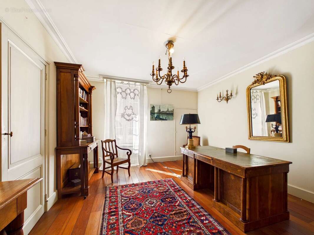 Maison de ville bourgeoise avec vue sur la rivière - photo 5