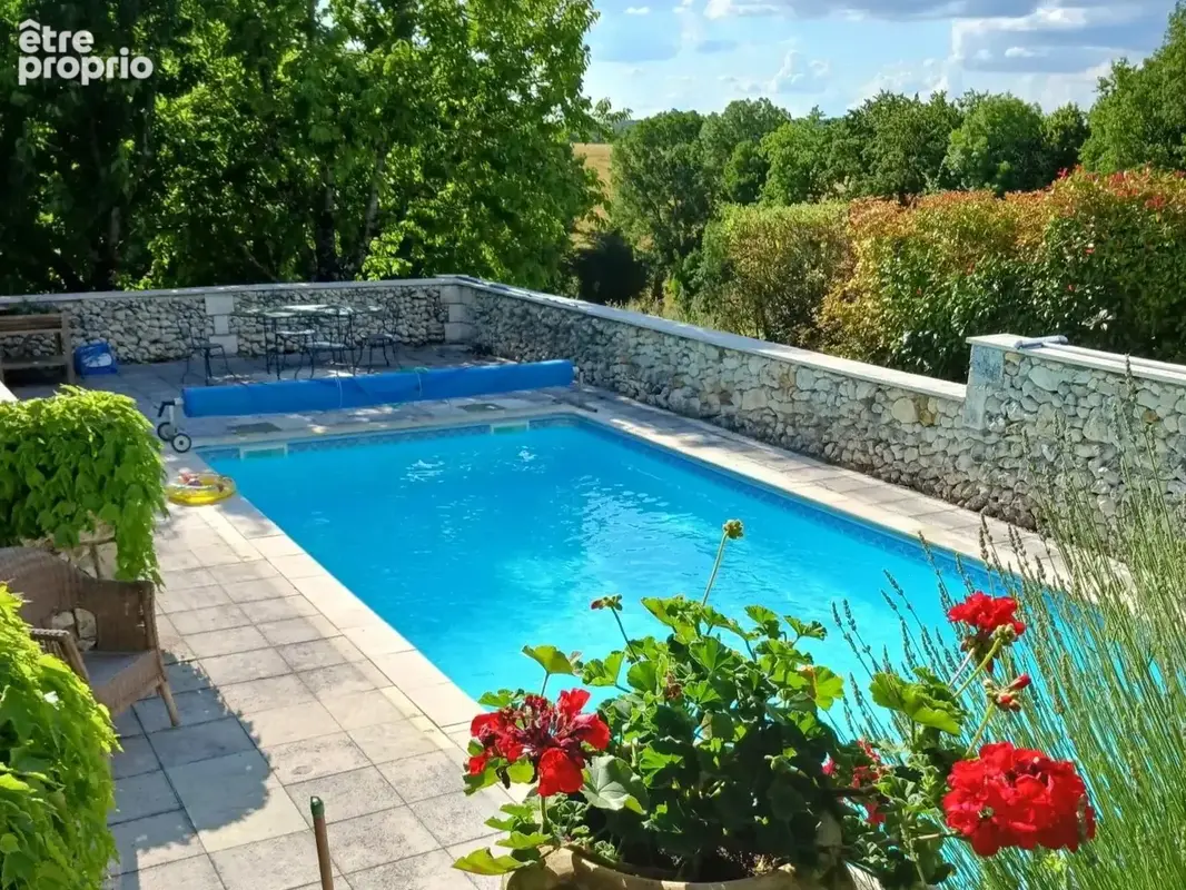Résidence de campagne isolée avec cinq chambres, une piscine et des belles vues - photo 6