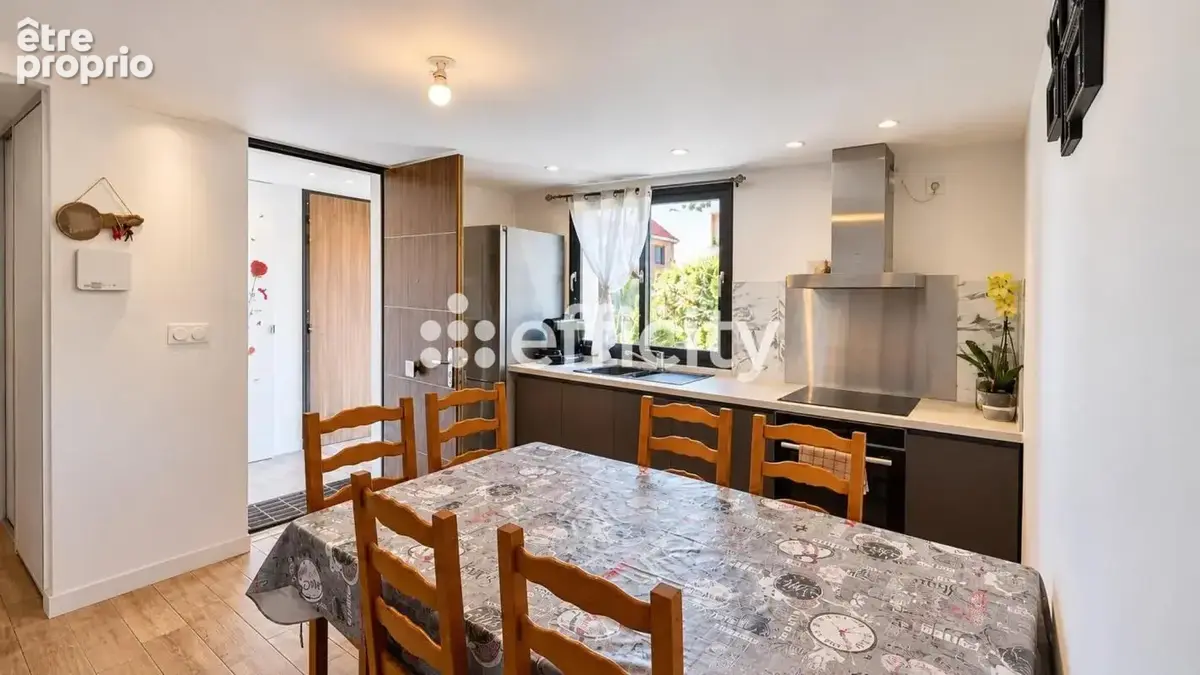 Maison 10 pièces 262 m² à vendre à Villeurbanne (69100) - photo 6