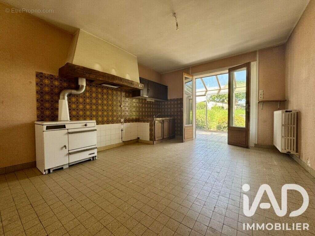 Maison 270 m² à Monthois  - photo 5