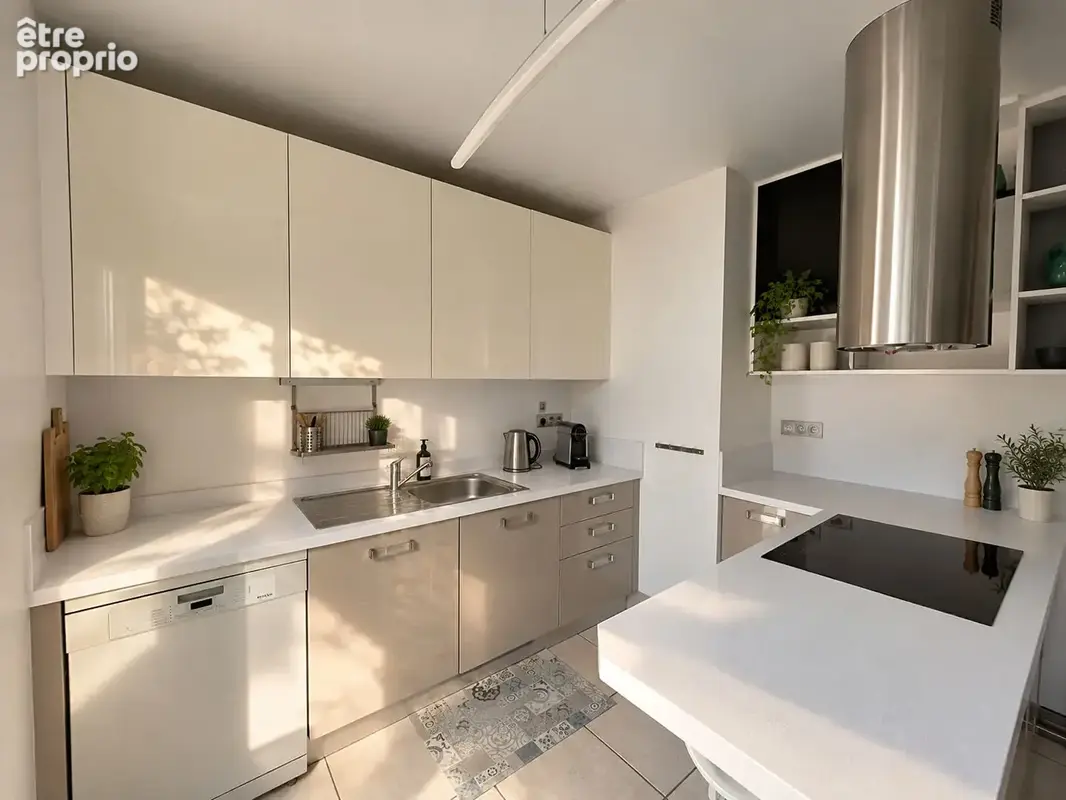 Royat - Maison avec panorama, jardin, terrasses et spa / 7 Pièces principales / 185 m² / Parcelle 942 m² - photo 8