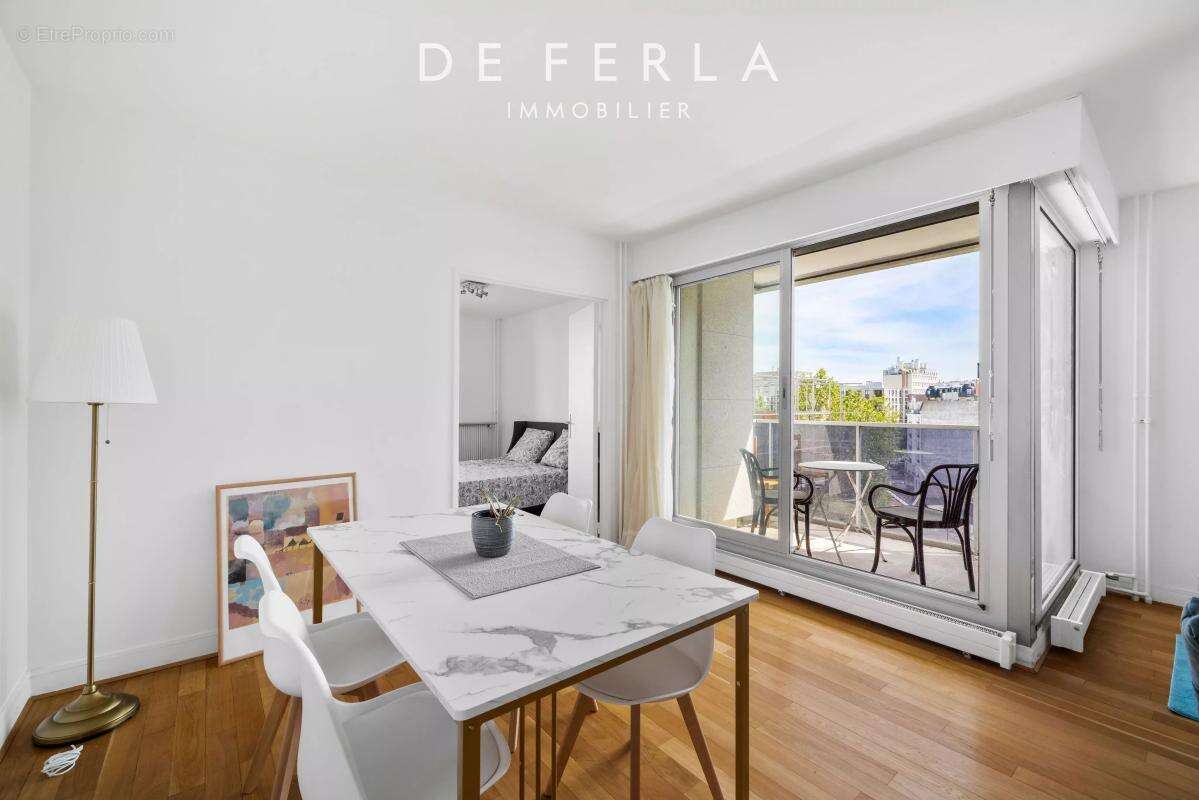 Appartement à PARIS-15E