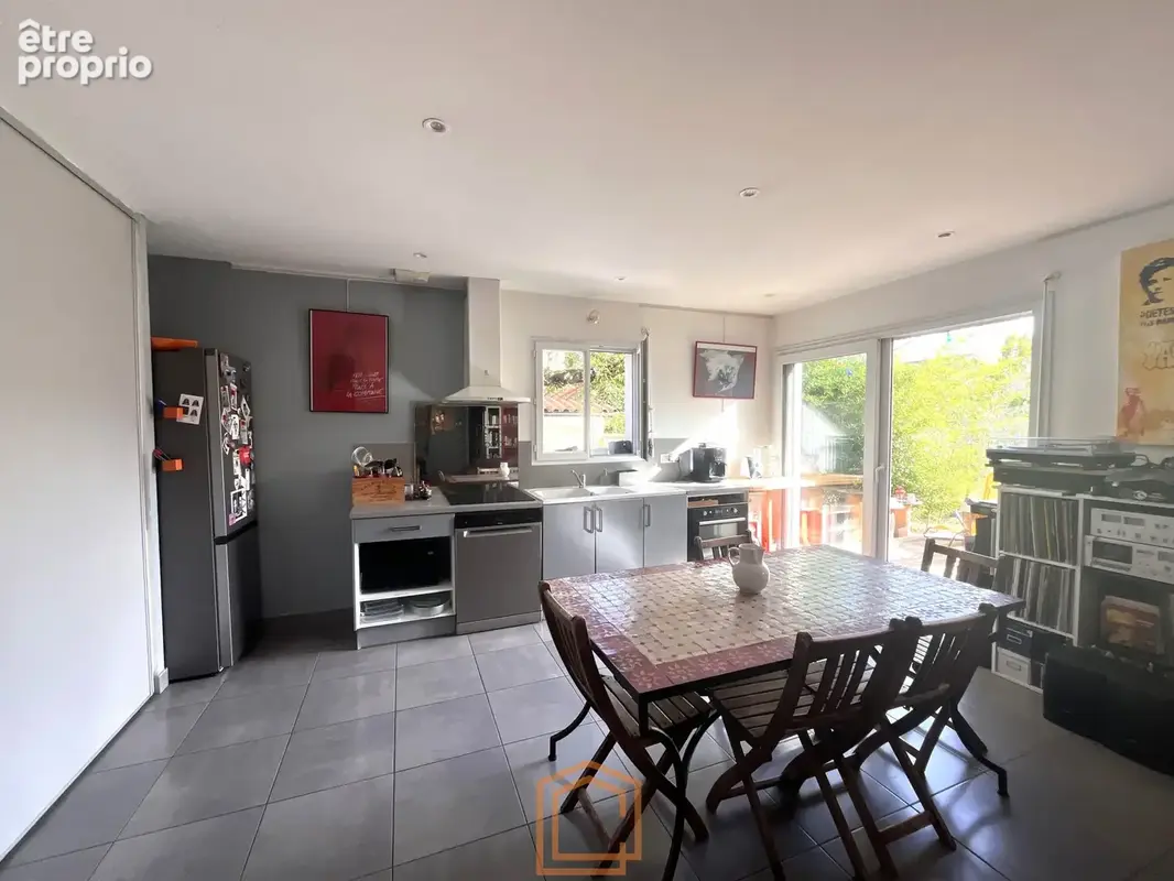 Maison 120 m2 centre Saint-Genis-Laval - photo 3
