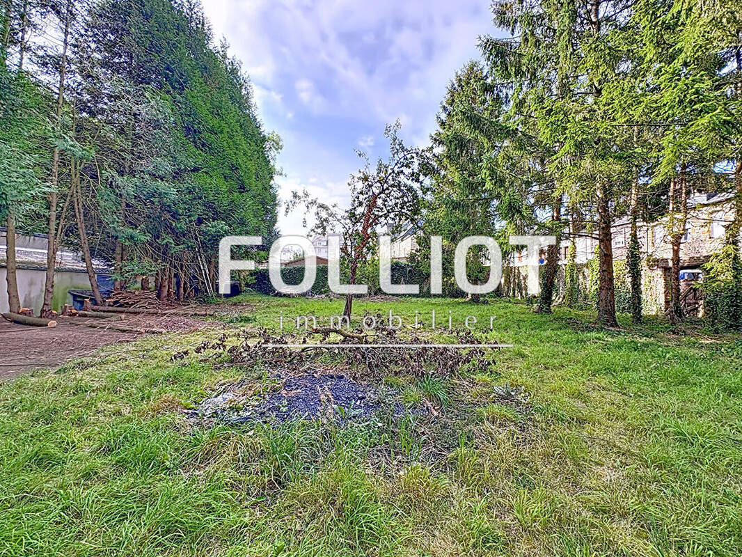 Terrain à TORIGNI-SUR-VIRE