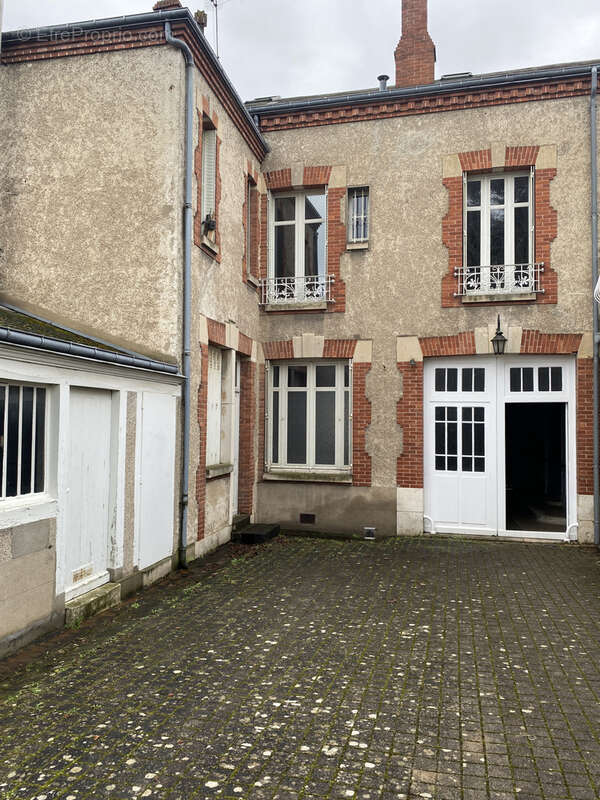 Appartement à FLEURY-LES-AUBRAIS