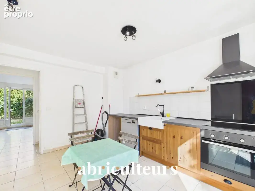 Maison familiale avec jardin, terrasse, garage et 4 chambres, à proximité du RER C et du tram T1 à Gennevilliers (92230) - photo 6