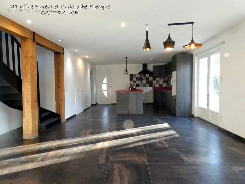 Maison à SAINT-BONNET-PRES-ORCIVAL