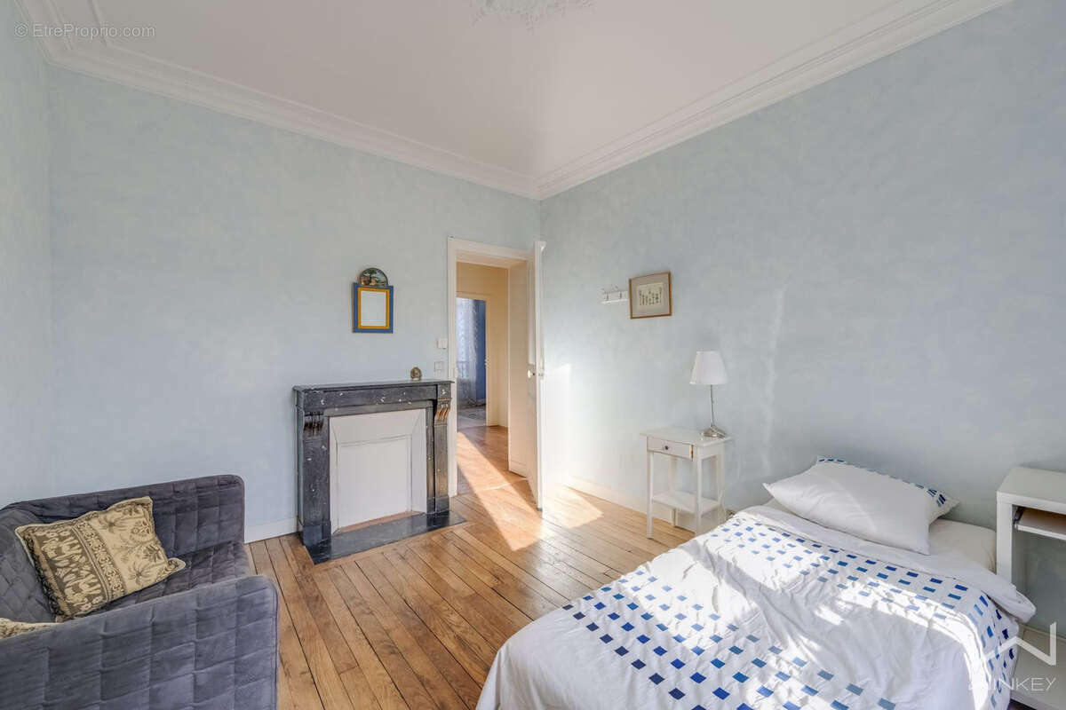 À Saint-Denis, appartement de 45.42m2 en vente - photo 7