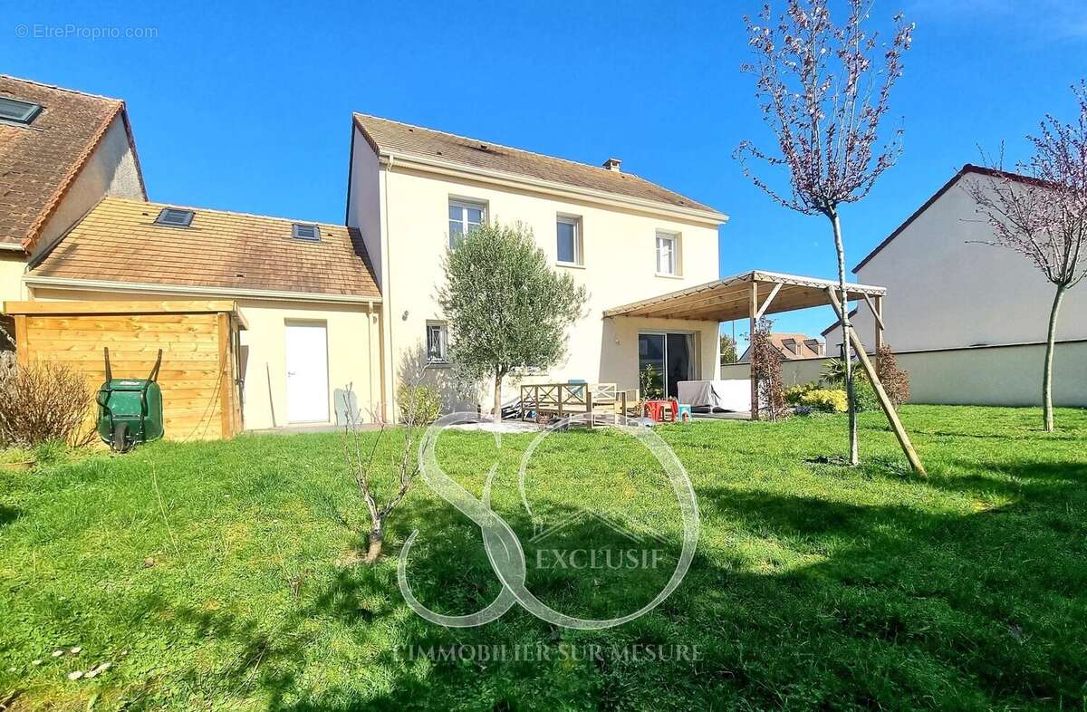 Maison à MEZIERES-SUR-SEINE