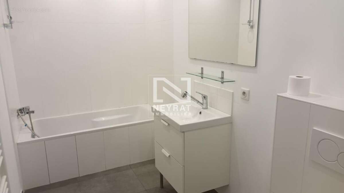 Appartement à TOURRETTES